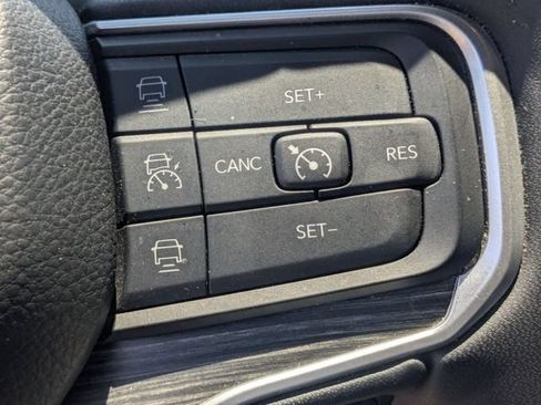 Used 2024 Jeep Wagoneer L Series II w/ Flexible Seating Group AWD/4WD image 23