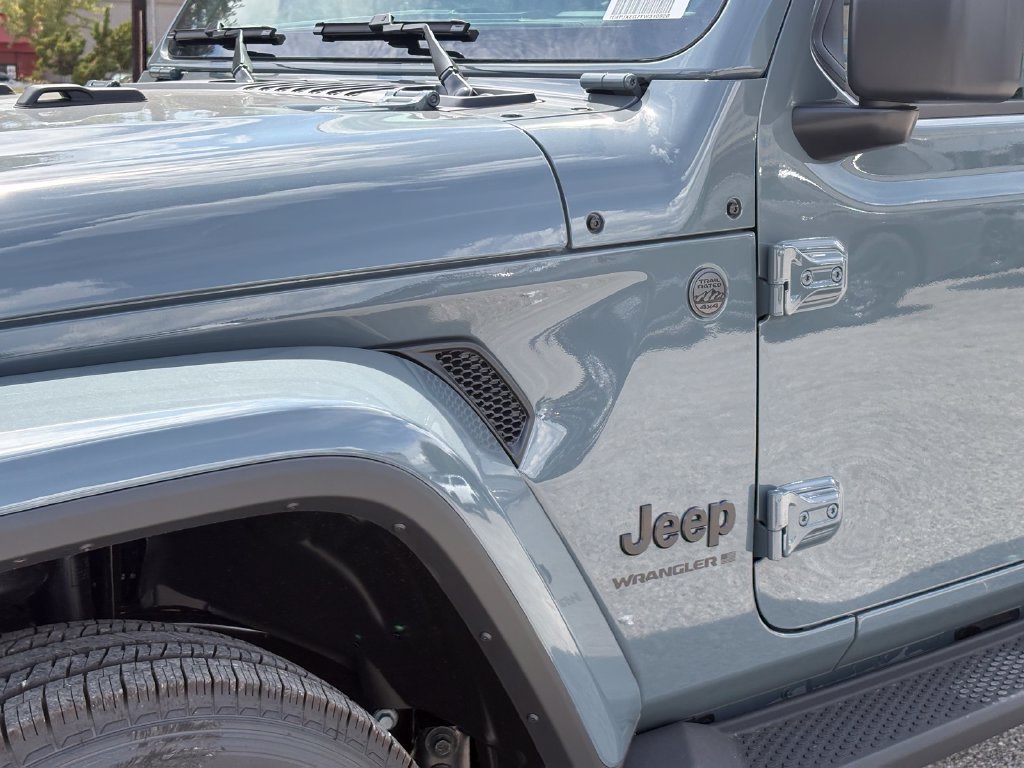New 2026 Jeep Wrangler Unlimited Sahara AWD/4WD image 10