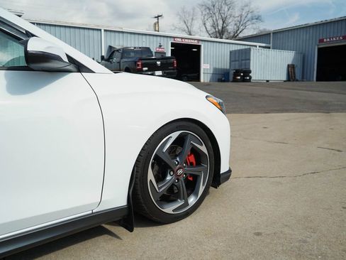 Used 2019 Hyundai Veloster Turbo image 12