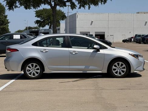 Used 2025 Toyota Corolla LE FWD image 3