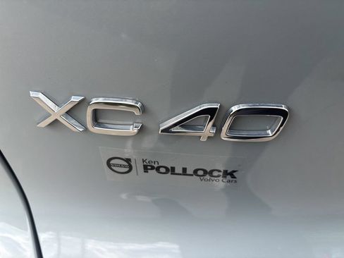 Certified 2024 Volvo XC40 B5 Plus w/ Climate Package AWD/4WD image 10