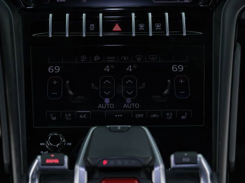 Used 2022 Lamborghini Urus AWD/4WD image 56