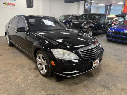 Used 2010 Mercedes-Benz S 550 4MATIC image 4