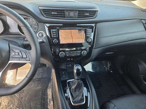 Used 2020 Nissan Rogue SL FWD image 21