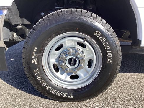 Used 2022 Ford F250 XL w/ Power Equipment Group image 12