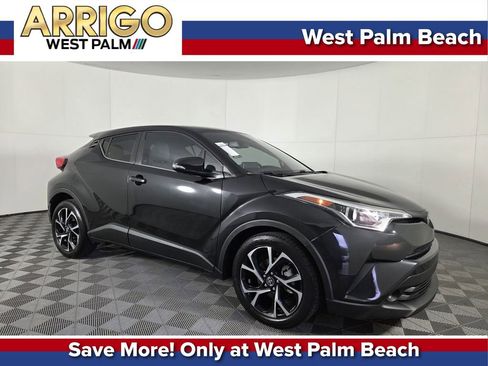 Used 2019 Toyota C-HR XLE image 1