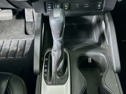 Used 2024 Nissan Frontier SL w/ Technology Package image 24