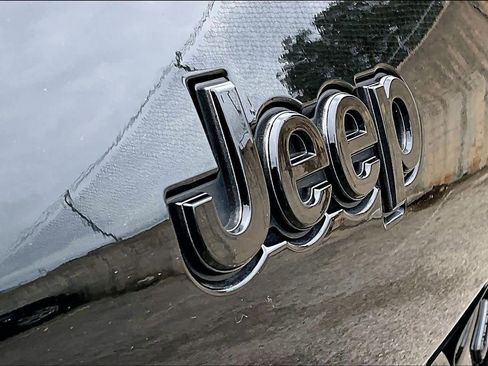 Used 2025 Jeep Grand Cherokee L Summit AWD/4WD image 31