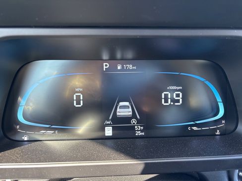 New 2025 Hyundai Elantra SE image 13