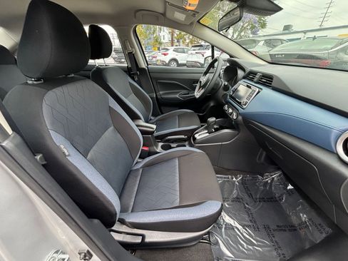 Used 2025 Nissan Versa SV FWD image 41