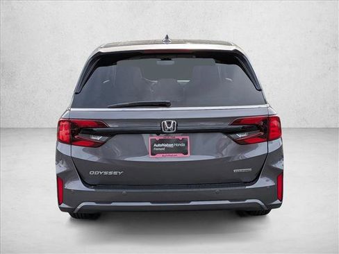 New 2026 Honda Odyssey Touring image 8