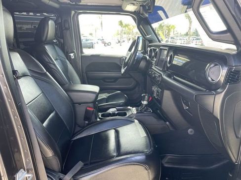 Used 2021 Jeep Wrangler Unlimited Sahara AWD/4WD image 28