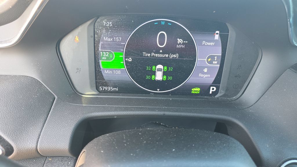 Used 2023 Chevrolet Bolt EUV LT w/ Driver Confidence Package FWD image 21