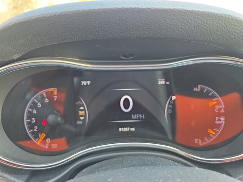 Used 2018 Jeep Grand Cherokee Laredo image 16