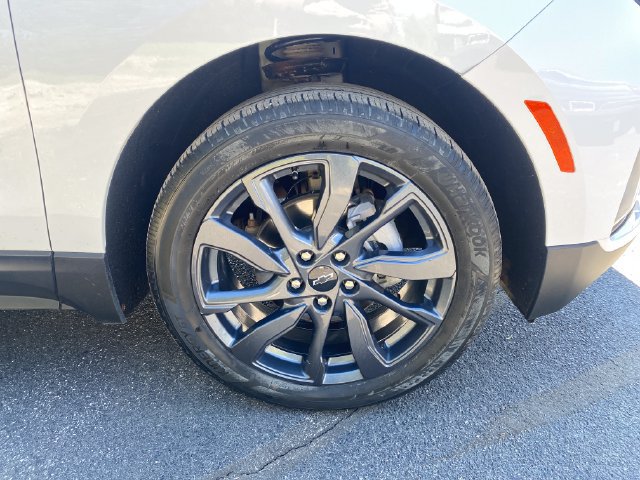 Used 2024 Chevrolet Equinox RS w/ LPO, Floor Liner Package FWD image 17