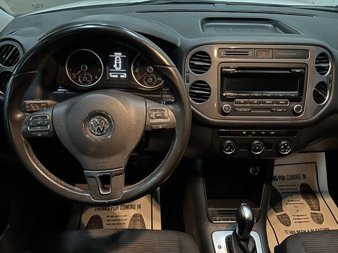 Used 2014 Volkswagen Tiguan S image 28