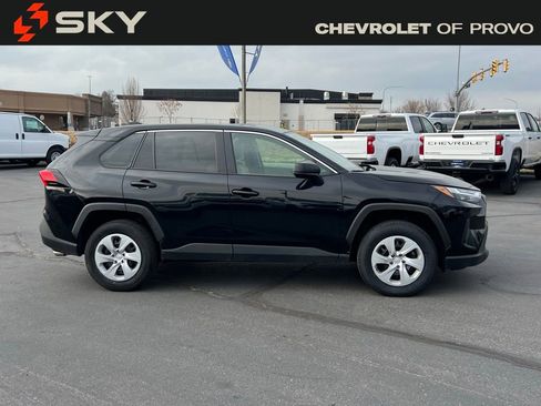 Used 2024 Toyota RAV4 LE image 4