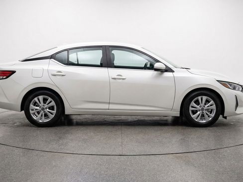 Used 2025 Nissan Sentra S image 11