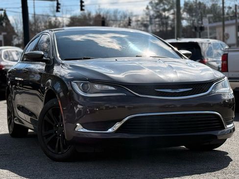 Used 2016 Chrysler 200 Limited image 7