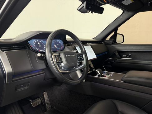 Used 2023 Land Rover Range Rover SE AWD/4WD image 4