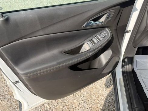 Used 2021 Buick Encore GX Select w/ Experience Buick Package AWD/4WD image 19