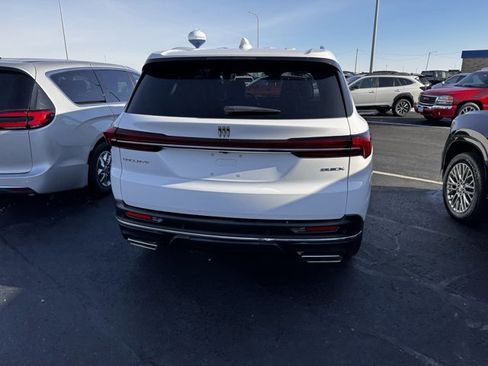 Used 2025 Buick Enclave Preferred image 3