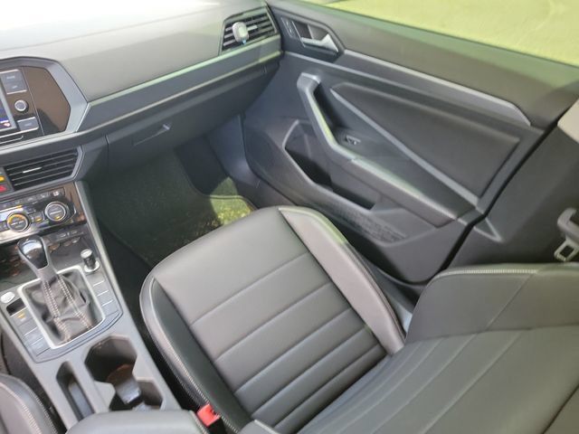 Used 2023 Volkswagen Jetta SE w/ Black Wheel Package FWD image 15
