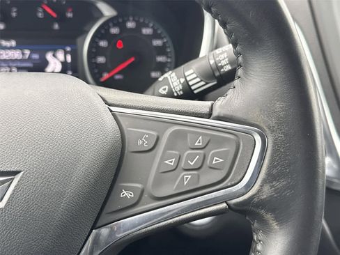 Used 2021 Chevrolet Equinox LT image 18