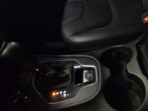 Used 2019 Jeep Cherokee Limited AWD/4WD image 26
