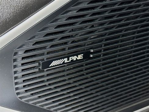 Used 2024 Jeep Wagoneer L Series II image 19