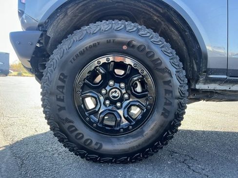 Used 2023 Ford Bronco Wildtrak image 19