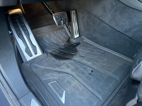 Used 2022 BMW X6 xDrive40i w/ M Sport Package image 17