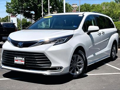Used 2023 Toyota Sienna XLE