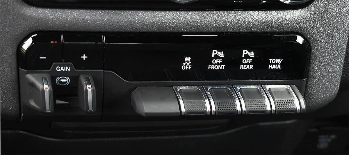 Used 2025 RAM 1500 Warlock AWD/4WD image 21