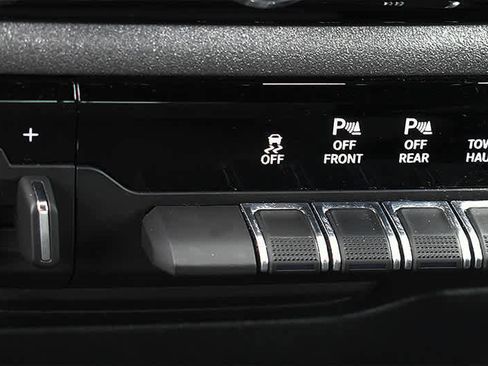 Used 2025 RAM 1500 Warlock AWD/4WD image 21