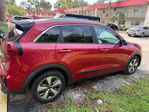 Used 2022 Kia Niro LX FWD image 15
