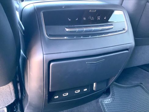Used 2023 Cadillac Escalade Sport Platinum AWD/4WD image 30