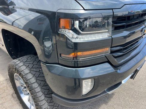 Used 2018 Chevrolet Silverado 1500 LT w/ Texas Edition image 18