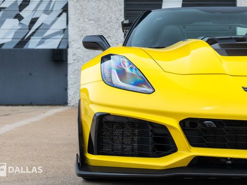 Used 2019 Chevrolet Corvette ZR1 RWD image 4