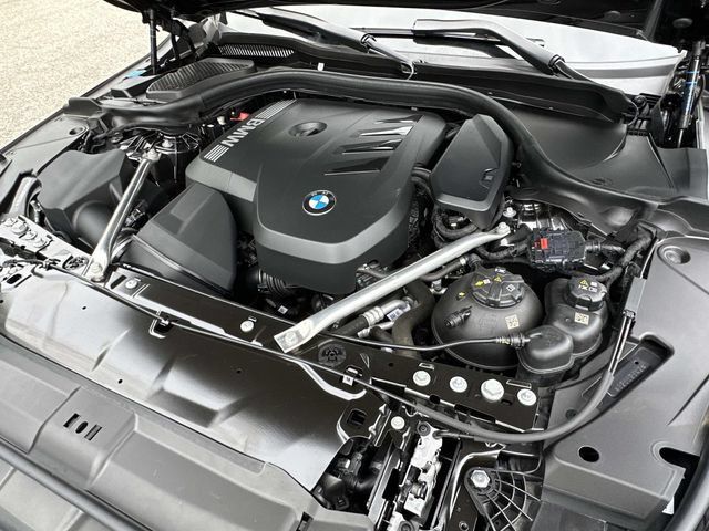 Used 2024 BMW 530i xDrive w/ Premium Package AWD/4WD image 15