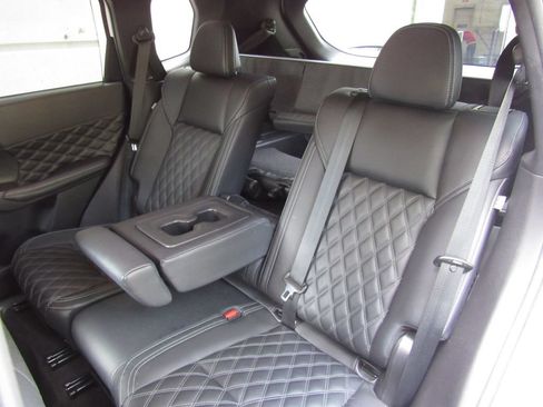 Used 2024 Mitsubishi Outlander 4WD Plug-In Hybrid image 16