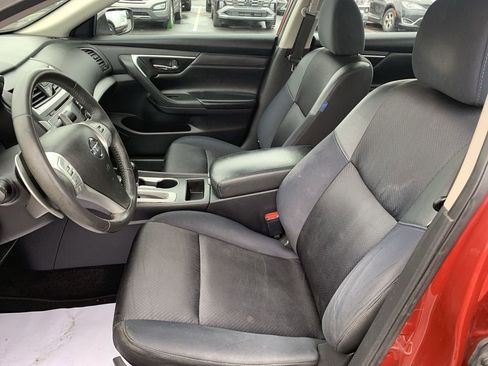 Used 2017 Nissan Altima 2.5 SR w/ Midnight Edition Package FWD image 11