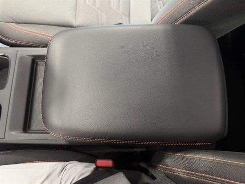 Used 2025 Nissan Frontier PRO-4X image 39