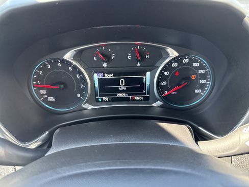 Used 2018 Chevrolet Equinox Premier w/ Infotainment II Package AWD/4WD image 9