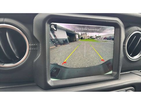 Used 2022 Jeep Gladiator Overland w/ Popular Equipment Package AWD/4WD image 17