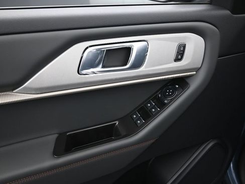 New 2026 Ford Explorer Active RWD image 10