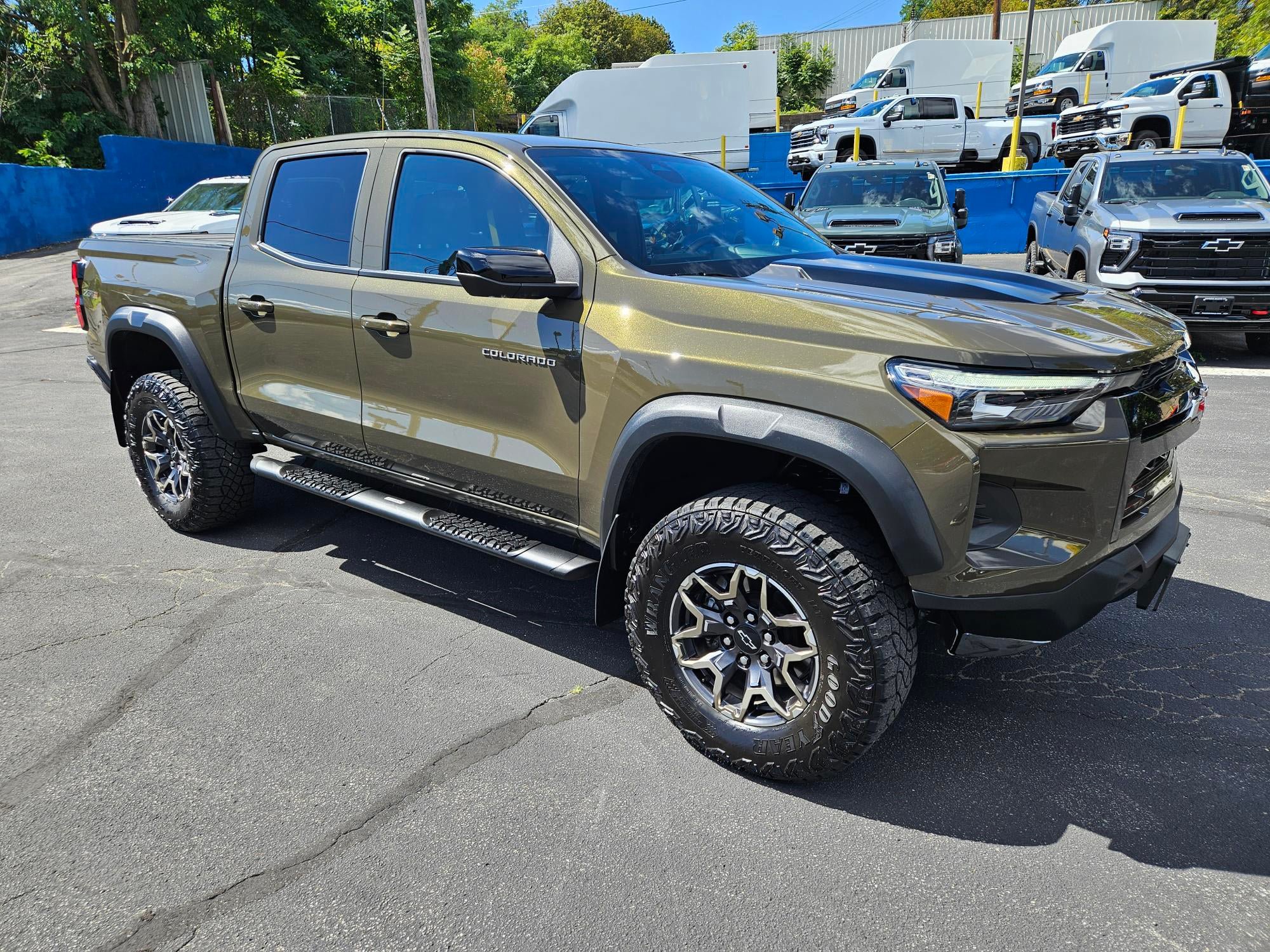 Used 2024 Chevrolet Colorado ZR2 w/ ZR2 Convenience Package III AWD/4WD image 1