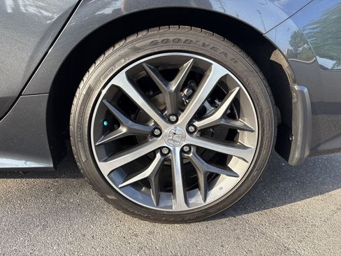 Used 2024 Honda Civic Touring image 10