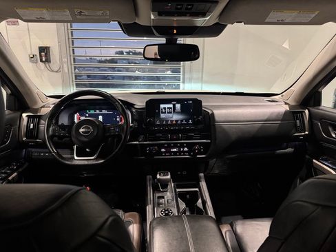 Used 2022 Nissan Pathfinder Platinum w/ Cargo Package AWD/4WD image 32