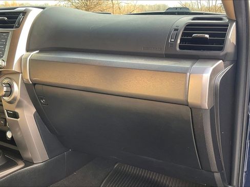 Used 2020 Toyota 4Runner SR5 Premium image 16